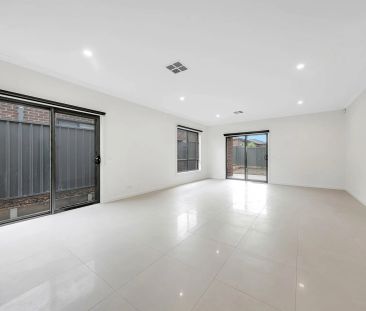 Elegant Family Living in a Prime Wollert Location - Photo 4