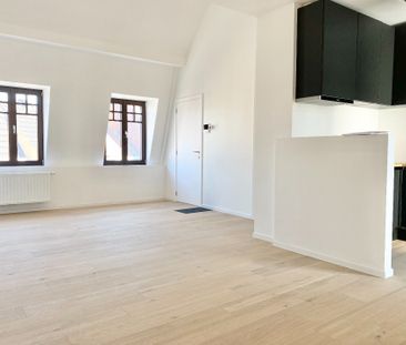 Gerenoveerd appartement met 2 slpk en terras op top locatie - Foto 3