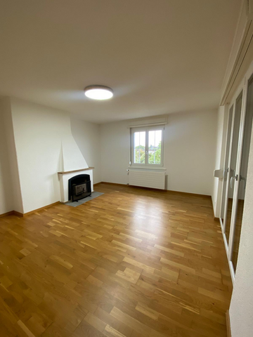 Moderne sanierte 4.5-Zimmerwohnung im 4. Stock mit zwei Balkonen - Photo 2