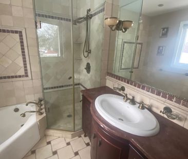 For Lease - 40 Sunnycrest Road, Toronto, Ontario - Photo 5