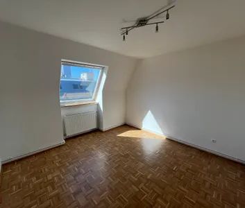 Charmante 3-Zimmer-Dachgeschosswohnung in 1220 Wien - Photo 2