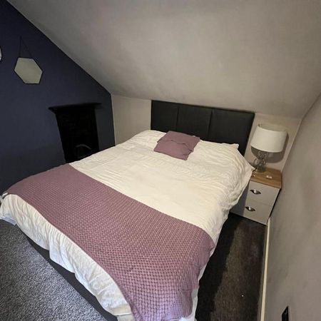 1 bedroom in a house share to rent - Photo 3