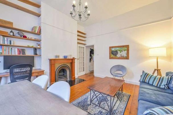 Castletown Road, Barons Court, W14 - Photo 1