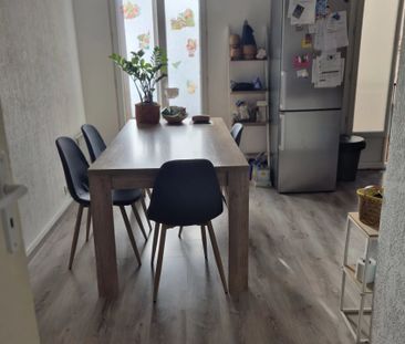 Location Appartement 3 pièces 76 m2 à Salon-de-Provence - Photo 2