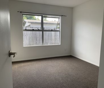 Perfectly positioned in the heart of Hillcrest is this modern four ... - Photo 3