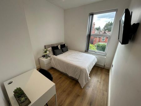 St. Michaels Terrace, Leeds, LS6 - Photo 3