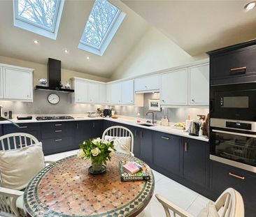 Vicarage Crescent, Egham, Surrey, TW20 9JP - Photo 6