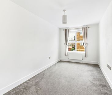 St Augustines Court, CM23, Bishop`S Stortford - Photo 2