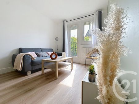 Location Appartement 4 pièces 75m² ST ANDRE LES VERGERS 10120 - Photo 2