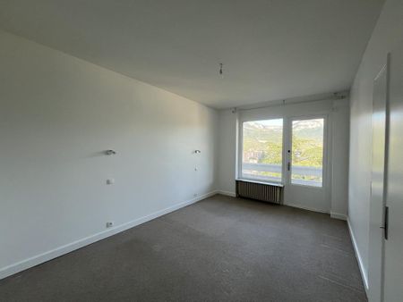 Location Appartement 4 pièces 96m² CHAMBERY 73000 - Photo 3