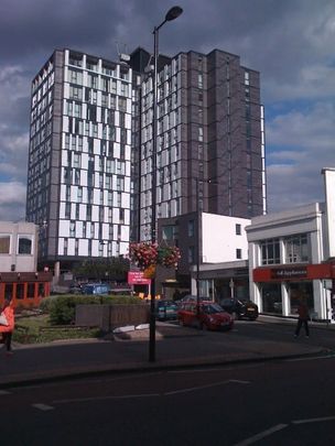 1 Bed Flat, Centrillion Point, CR0 - Photo 1