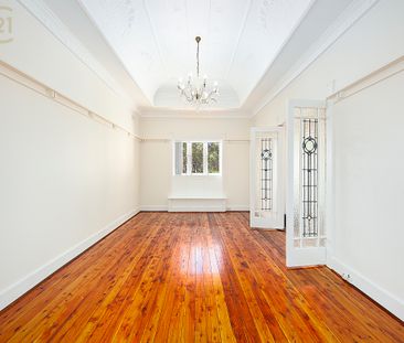 20 Raeburn Avenue, Castlecrag NSW 2068 - House For Rent | Domain - Photo 6