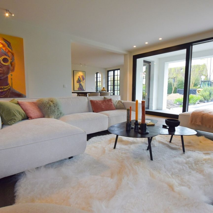 Prachtig gerenoveerde villa aan de rand van het Zoute - Photo 1
