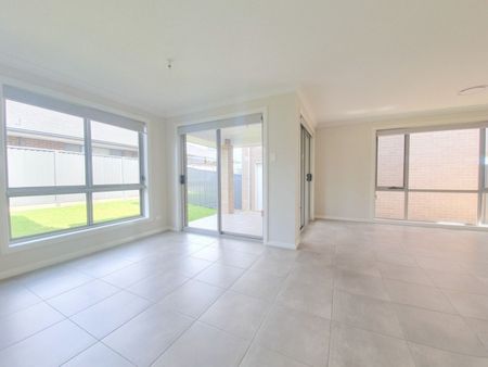 Family Home - Photo 2