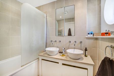 Candlemakers Apartments, Battersea, London, SW11 - Photo 3