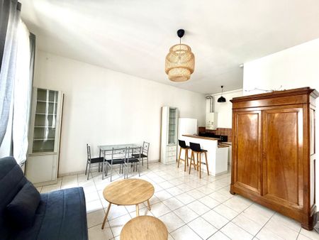 Location Appartement 2 pièces 50m² NIMES 30000 - Photo 2