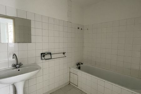 Location appartement T2 de 58,03 m2 centre-ville - Avenue Je - Photo 3