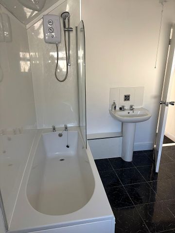 £1,250 PCM, Newly Refurbished Two Bedroom House with Enclosed Garden in Hereford Street, Grangetown, Cardiff, CF11 6SZ - Photo 3
