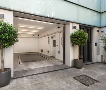 Architectural Award-Winning Townhouse in the Heart of Mayfair - Photo 4