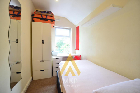 3 bedroom terraced house to rent - Photo 3