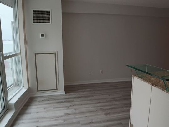 For Lease - 8 York Street Unit# 604, Toronto, Ontario - Photo 1