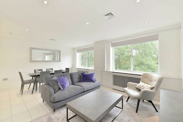 Piccadilly - Photo 1