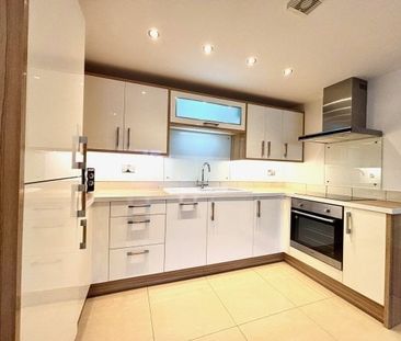 Main Street, Stratford-upon-Avon, CV37 - Photo 4