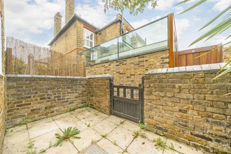 2 bedroom terraced house to rent - Photo 2