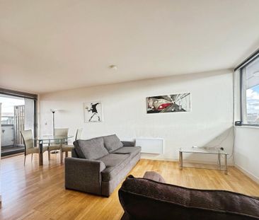 2 bedroom flat to rent - Photo 2