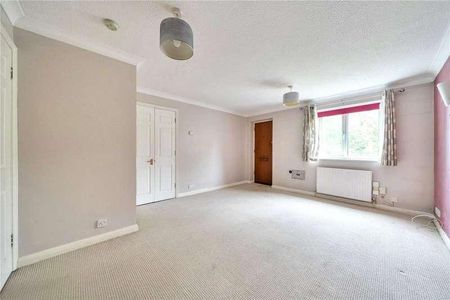 Whittaker Court, Woodfield, Ashtead, KT21 - Photo 2
