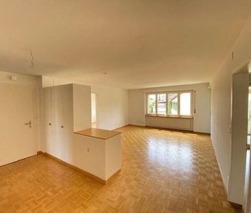 Bright apartment with sunny balcony - Photo 2