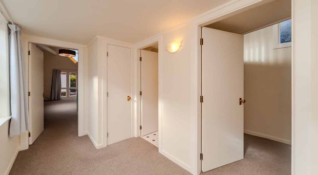 Warm and Inviting in Berhampore - Photo 1