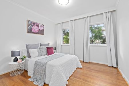 LIGHT FILLED APARTMENT IN KEW - Photo 4