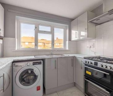 Westmead, Windsor, SL4 - Photo 6