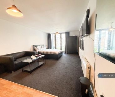 Studio to rent - Photo 3