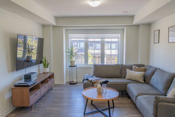 For Lease - 3372 Swordbill Street, Pickering, Ontario - Photo 1