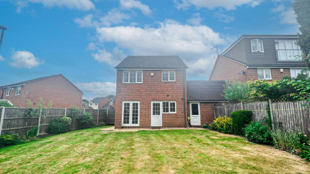 3 bedroom detached house to rent - Photo 2