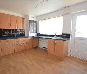 2 bedroom end of terrace house to rent - Photo 6