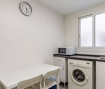 Avenida Amado Granell Mesado, Valencia, Valencian Community 46006 - Photo 6