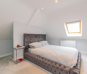 5 bed House - Detached To Let - Photo 4