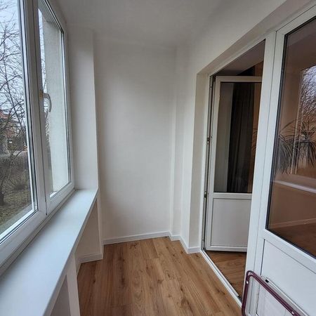 Nowo urządzone 2 pokoje z balkonem w centrum - Photo 3