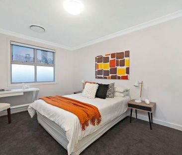 BEAUTIFULLY RENOVATED FOUR BEDROOM DUPLEX PLUS LUG - Photo 5