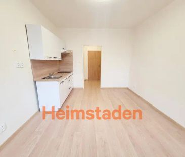 Pronájem bytu 1+kk 22 m - Photo 1
