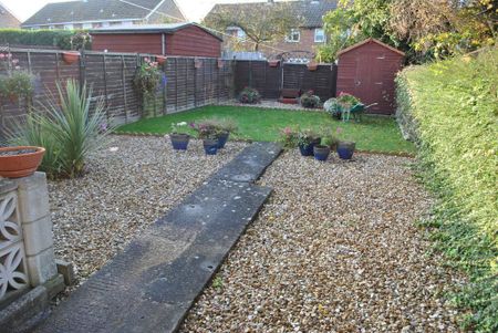 3 bedroom terraced house to rent - Photo 2