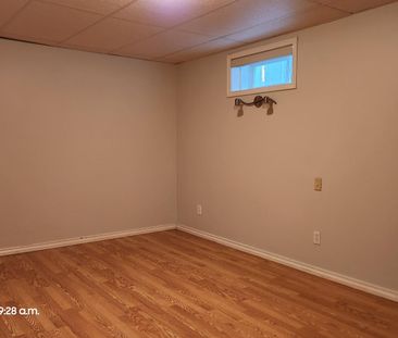 615 Kent Avenue-basement suite - Photo 5