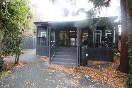 2 bedroom bungalow to rent - Photo 2