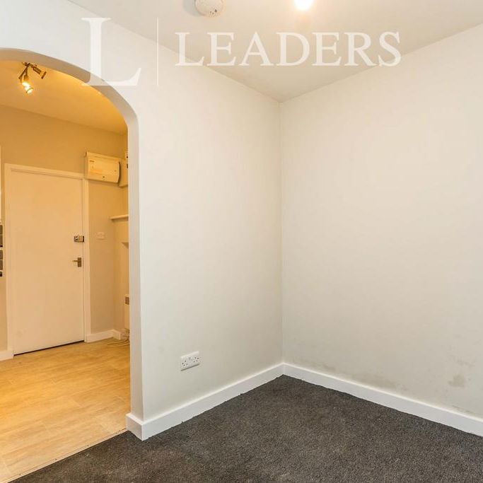 Studio to rent - Photo 1