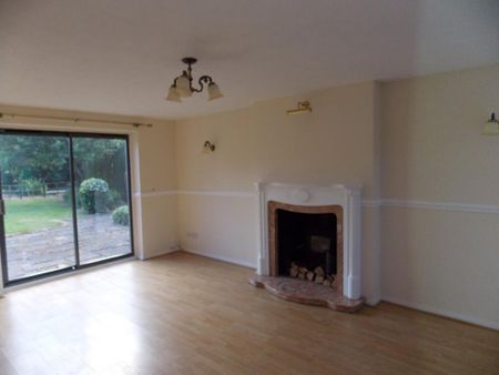 4 bedroom detached house to rent - Photo 2