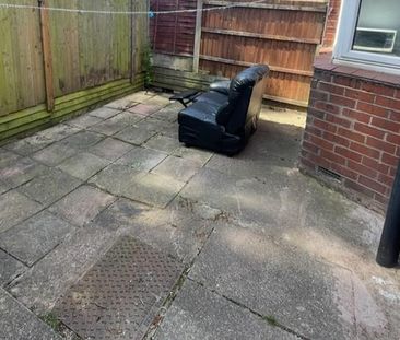 4 bedroom semi-detached house to rent - Photo 6