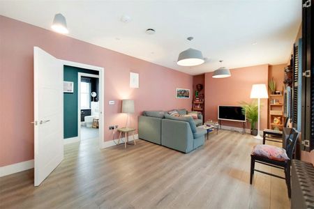 Rupert Court, London, W1D - Photo 3